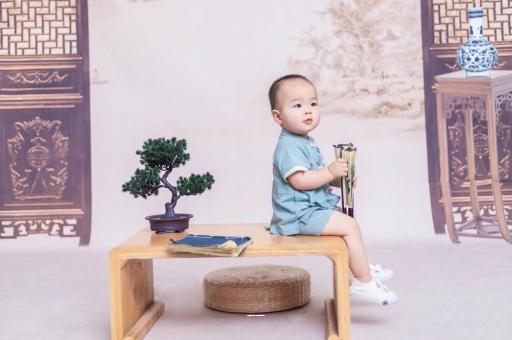 抚顺宝宝眼睛肿是什么原因