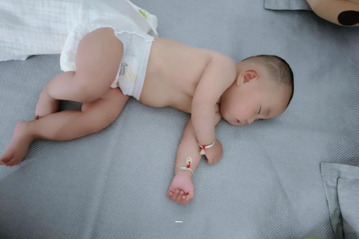 抚顺宝宝总是摇头怎么回事